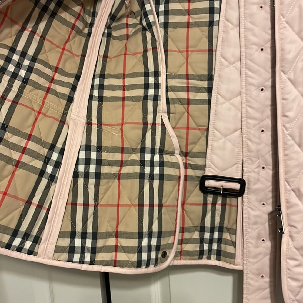 Burberry Pink Quilted Jacket with Zipper and Belt - Picture 3 of 7